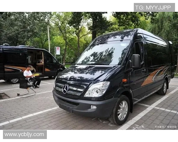 姚明驾驭奔驰SUV展现运动风范与豪华气质的完美结合